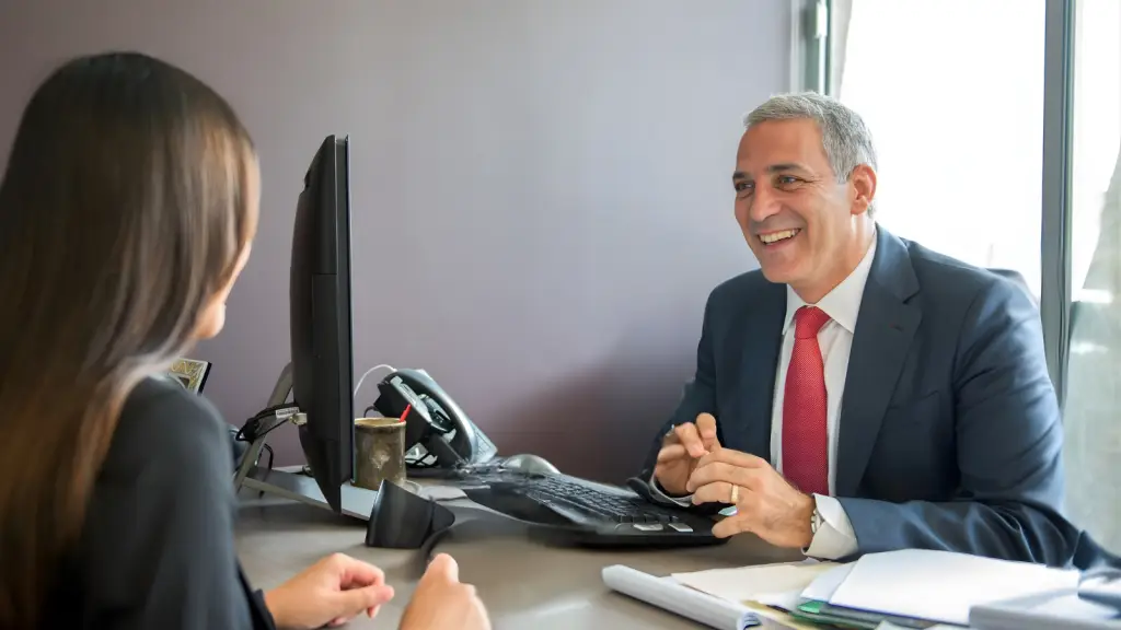 Parham Zar surrogacy expert consulting with intended parents about surrogacy process